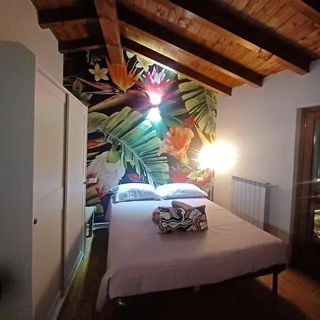 D E C A D E N C E -wine Calling!