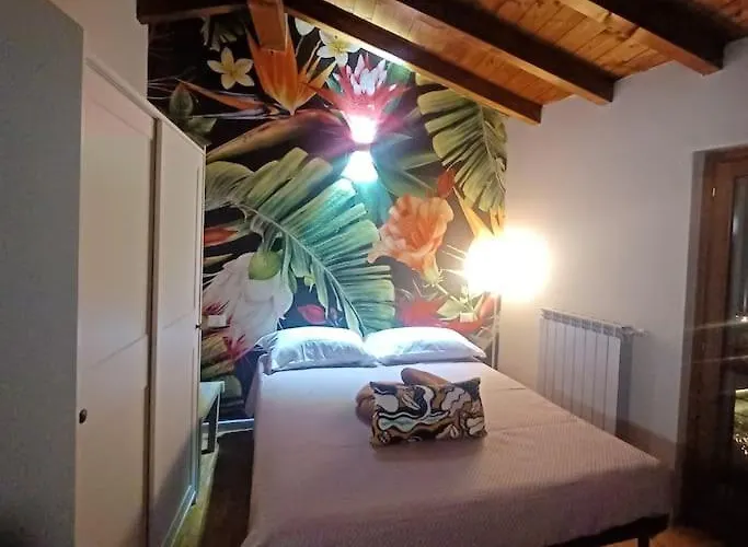 D E C A D E N C E -wine Calling!