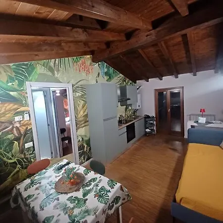 D E C A D E N C E -wine Calling! *